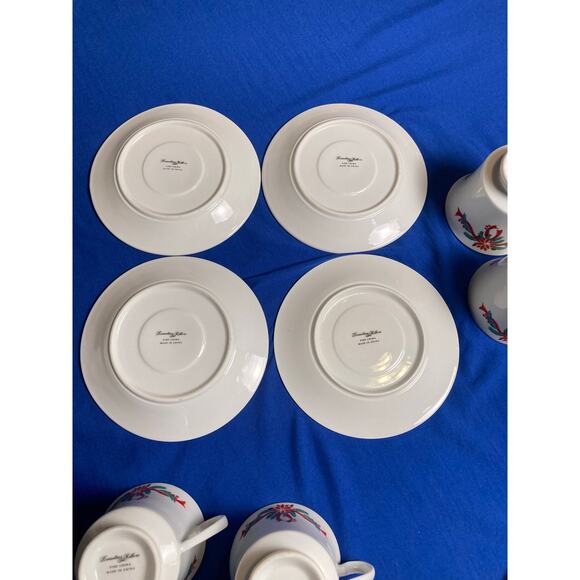 Poinsettia and Ribbons 8 Piece Tea/ Coffe Cup and Plate Set with Storage Case - Picture 8 of 13